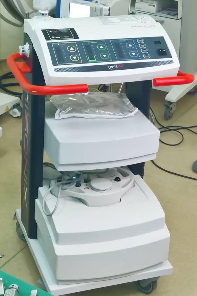 Hệ thống máy hút u siêu âm chuyên dụng (máy hút mô u chọn lọc không làm tổn thương mạch máu thần kinh).