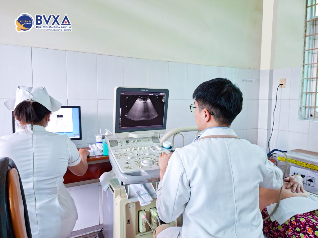 Hình ảnh siêu âm trong buổi khám sức khỏe miễn phí cho người cao tuổi