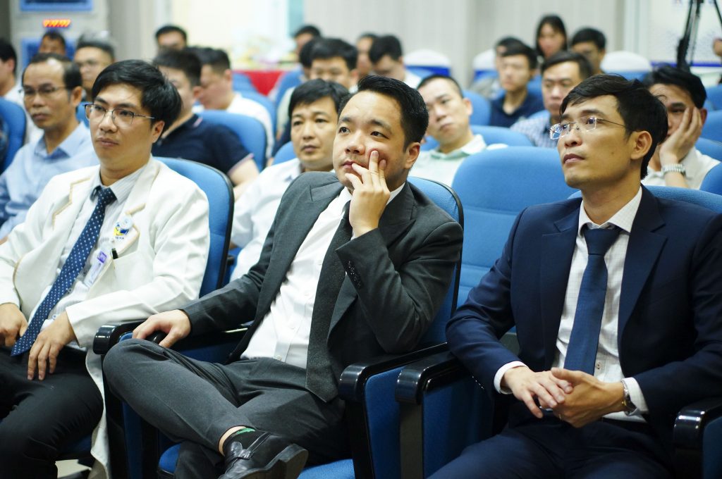 Các bác sĩ tham dự