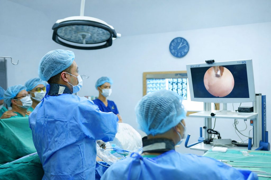 Ekip thực hiện ca mỗ thị phạm