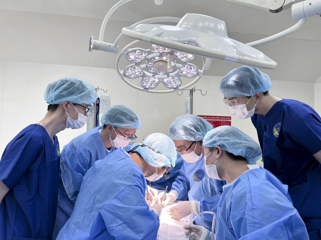 Hình ảnh ekip ghép thận 