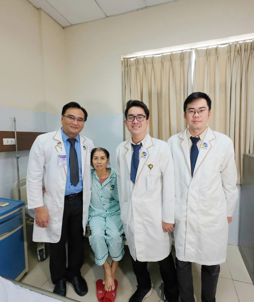 Hình ảnh bác sĩ và bệnh nhân
