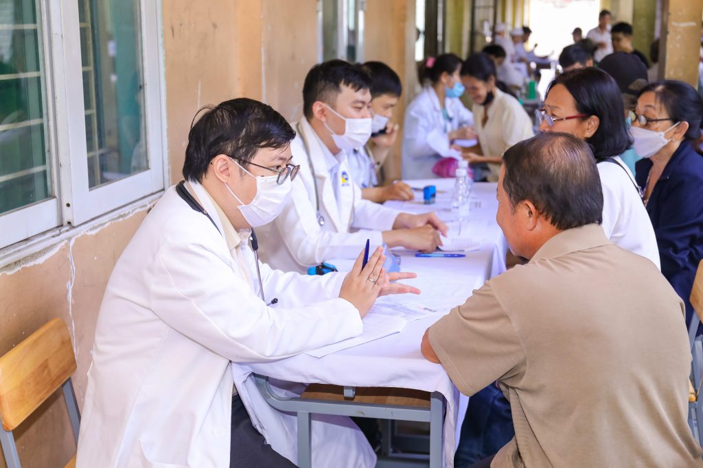 Hình ảnh buổi khám sức khoẻ