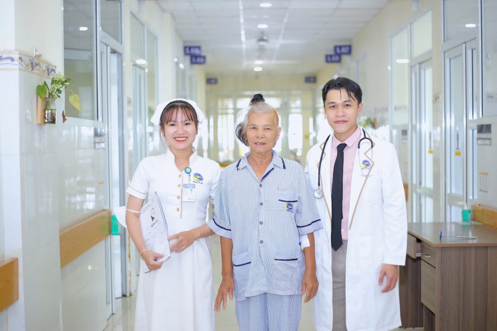 Hình ảnh người bệnh u màng não hồi phục