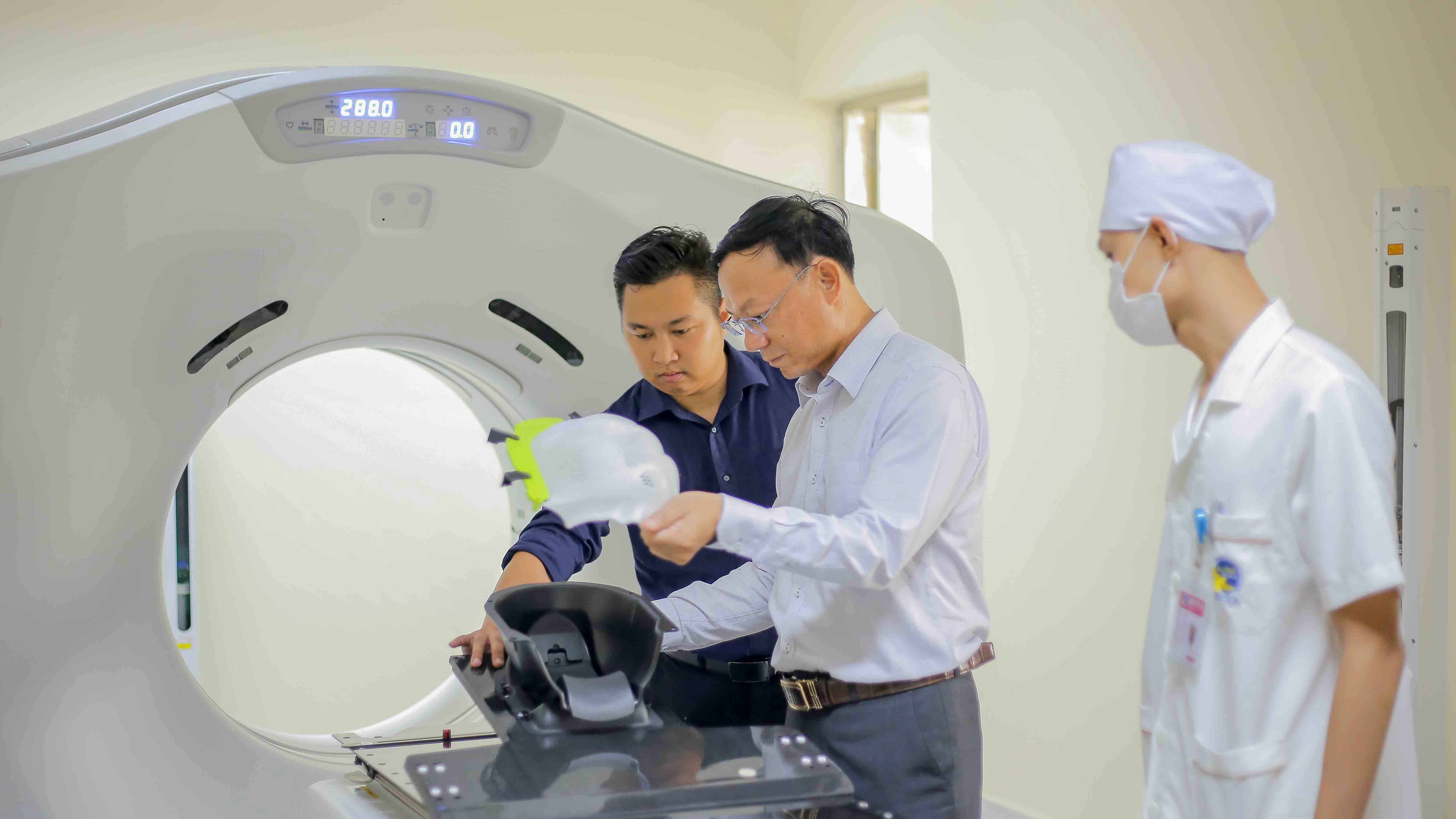 Động thổ KĐT Ung Bướu Kỹ thuật cao