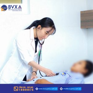 Hình ảnh bác sĩ thăm khám