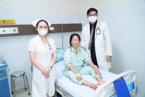 Hình ảnh bác sĩ và bệnh nhân