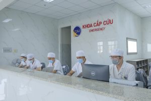 Đội ngũ tiếp nhận, sàng lọc, phân loại và xử lý cấp cứu