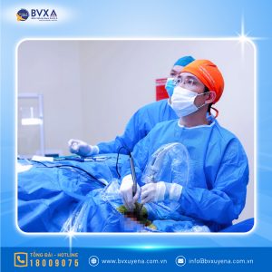 Hình cả phẫu thuật u tuỷ ngực