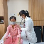 HO KÉO DÀI, KHÓ THỞ VÌ DỊ VẬT LẠ MẮC Ở PHẾ QUẢN
