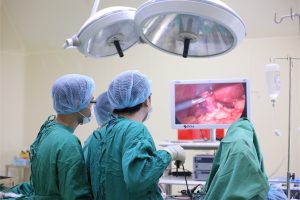 Ekip phẫu thuật bệnh nhân u tâm vị