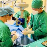 CỤ BÀ 95 TUỔI TÌM LẠI ÁNH SÁNG SAU CA MỔ MẮT