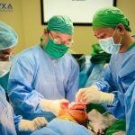 THAY KHỚP GỐI NHÂN TẠO – CHÌA KHÓA GIÚP NGƯỜI CAO TUỔI TỰ DO VẬN ĐỘNG, SỐNG VUI KHỎE MỖI NGÀY