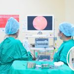 VIỆT KIỀU MỸ BAY NỬA VÒNG TRÁI ĐẤT VỀ VIỆT NAM CHỮA VIÊM XOANG NẤM