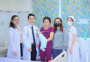PHỐI HỢP KHẨN GIỮA SẢN VÀ NHI – GIÀNH LẠI SỰ SỐNG CHO BÉ TRAI SINH NON 32 TUẦN