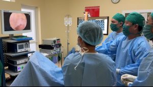 Hình ảnh ekip nội soi khớp vai