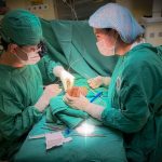 VI PHẪU TRONG ĐÊM: CHỈ VÌ NÓNG GIẬN, HAI CÁNH TAY SUÝT VĨNH VIỄN MẤT CẢM GIÁC