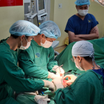 KỲ TÍCH HỒI SINH CHI THỂ: BVĐK XUYÊN Á THỰC HIỆN THÀNH CÔNG HÀNG LOẠT CA PHẪU THUẬT VI PHẪU NỐI CHI THỂ BỊ ĐỨT LÌA
