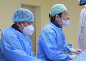 Hình ảnh quá trình cấp cứu ngừng tim