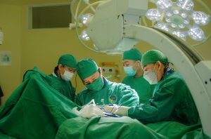 Hình ảnh quá trình phẫu thuật đóng đinh nội tủy