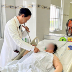 NHẦM NẤM DẠI THÀNH NẤM RƠM, NGƯỜI PHỤ NỮ NHẬP VIỆN CẤP CỨU