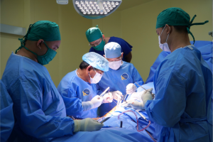 Ekip phẫu thuật