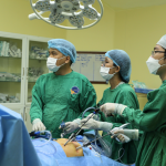 12 GIỜ PHẪU THUẬT LOẠI BỎ KHỐI U TỤY KHỔNG LỒ CHO CÔ GÁI CAMPUCHIA