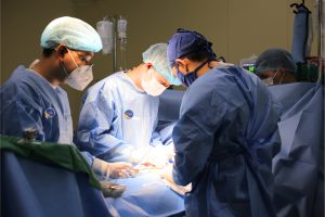 Hình ảnh ekip phẫu thuật