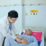 TAI NẠN SINH HOẠT, NGƯỜI ĐÀN ÔNG 55 TUỔI VỠ BÀNG QUANG, RÁCH TRỰC TRÀNG TRONG Ổ BỤNG