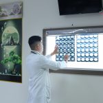 HO RA MÁU ĐỎ TƯƠI, NGƯỜI ĐÀN ÔNG 65 TUỔI ĐƯỢC KIỂM SOÁT KỊP THỜI BẰNG KỸ THUẬT NÚT ĐỘNG MẠCH PHẾ QUẢN