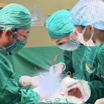 LẤY THÀNH CÔNG KHỐI SỎI SAN HÔ KÍCH THƯỚC LỚN CHO NAM BỆNH NHÂN 56 TUỔI