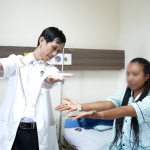 ĐỘT QUỴ KHI ĐANG DU LỊCH TẠI VIỆT NAM, NỮ DU KHÁCH MỸ PHỤC HỒI NGOẠN MỤC