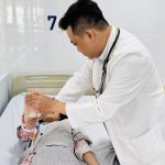 BÉ GÁI 16 TUỔI BỊ ĐỘNG KINH TỪ NHỎ, CO GIẬT NHIỀU LẦN TRONG THÁNG: ĐỪNG CHỦ QUAN VỚI BỆNH ĐỘNG KINH