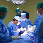 THAY KHỚP HÁNG Ở NGƯỜI CAO TUỔI: THÁCH THỨC TỪ VIỆC KIỂM SOÁT BỆNH NỀN TRƯỚC MỔ