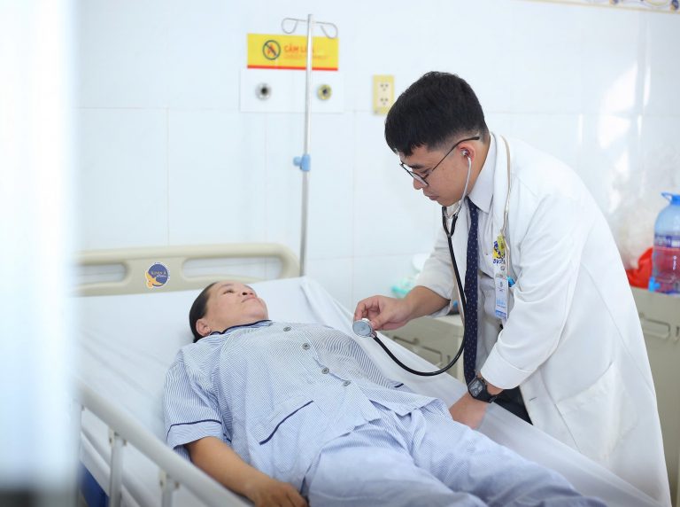 NHỒI MÁU CƠ TIM  GIA TĂNG VÀ NHỮNG “CÚ LỪA”TRIỆU CHỨNG – ĐỪNG ĐỢI ĐAU NGỰC DỮ DỘI MỚI ĐI KHÁM