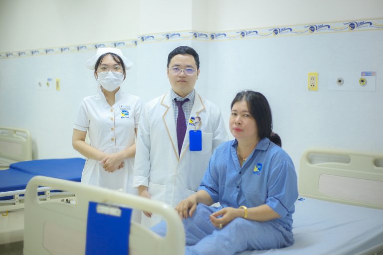 CHỦ QUAN VỚI KHỐI U NHỎ, NGƯỜI PHỤ NỮ SUÝT BỎ LỠ THỜI ĐIỂM VÀNG ĐIỀU TRỊ UNG THƯ VÚ