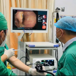 UỐNG NƯỚC VÔ TÌNH NUỐT LUÔN HÀM RĂNG GIẢ MÀ KHÔNG HAY BIẾT